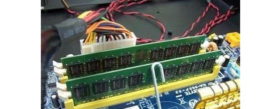 方法三：檢查顯示卡與顯示器信號(hào)線接觸不良！