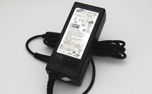 注意事項1：充滿電后拔掉電源！
